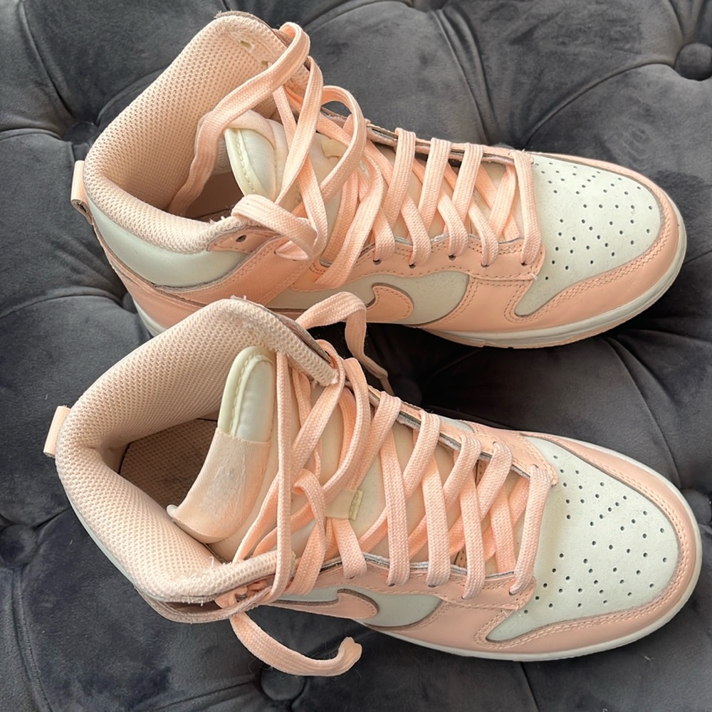 Nike pink dunks